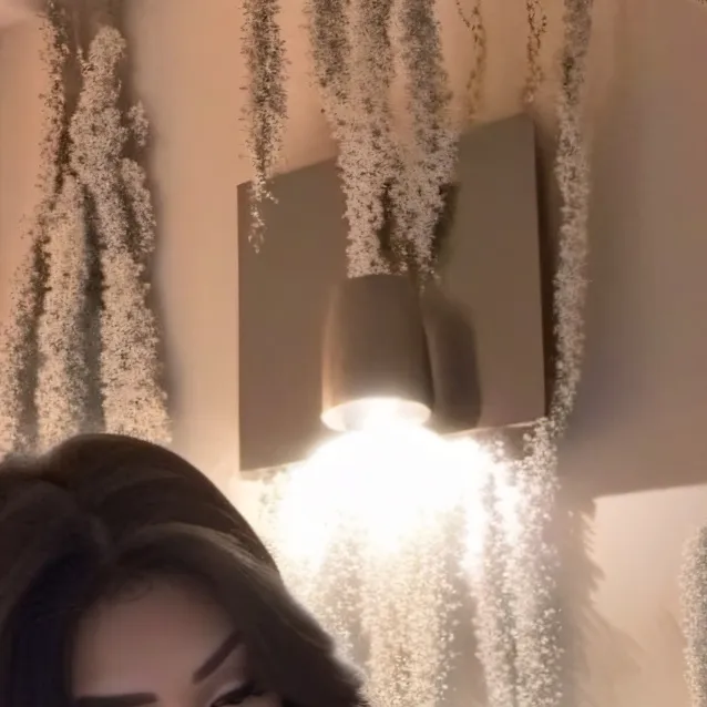 chat with ai character: Aria