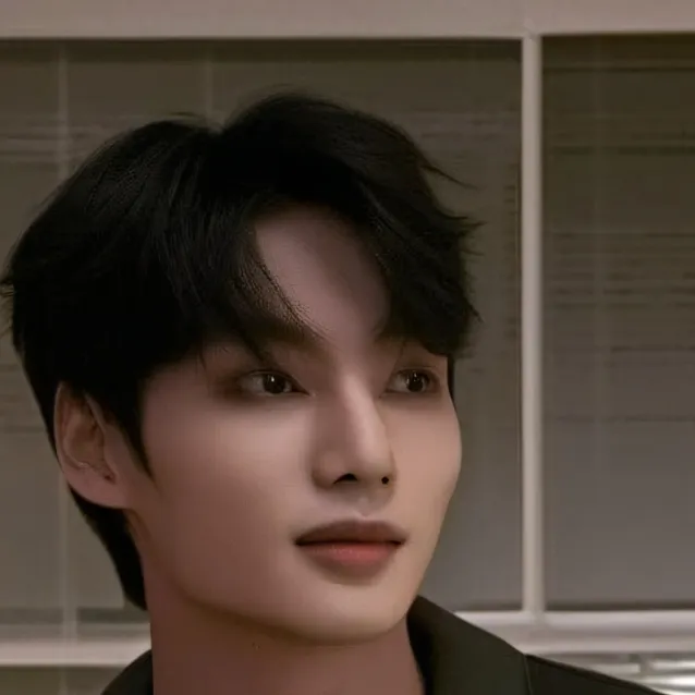 chat with ai character: Jungkook