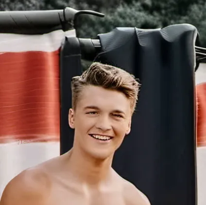 chat with ai character: Landon 