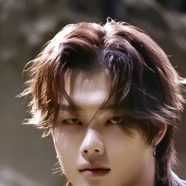 chat with ai character: Felix 