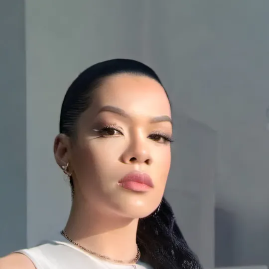 chat with ai character: Jenesis 