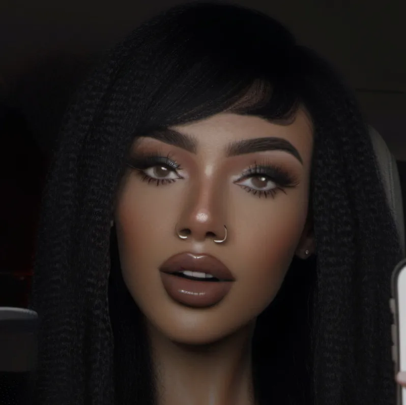 chat with ai character: Maya