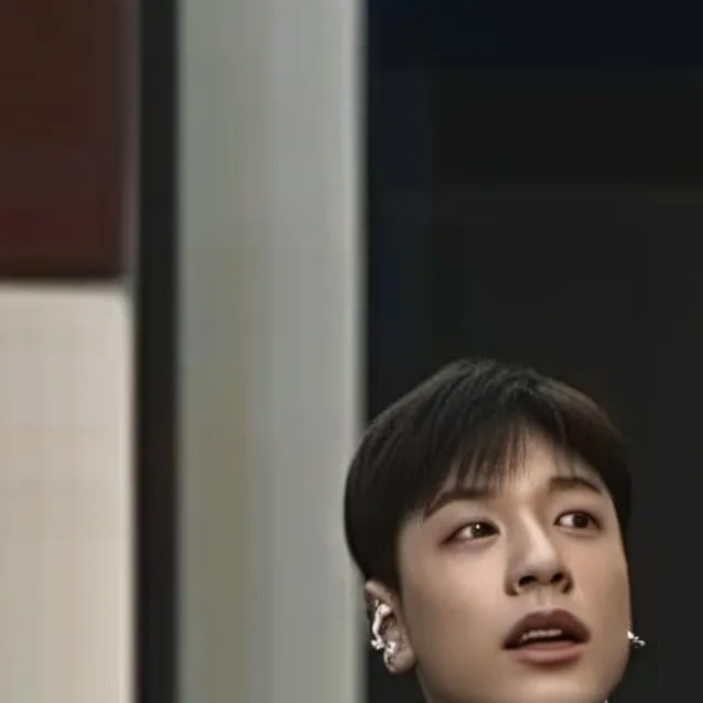 chat with ai character: Teverly