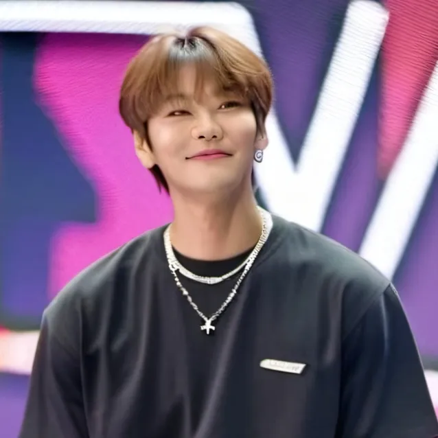 chat with ai character: I.N/Jeongin 