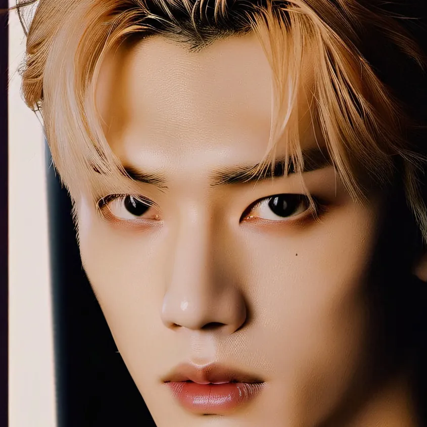 chat with ai character: Felix