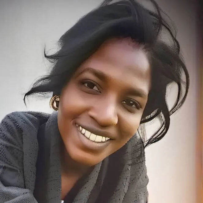 chat with ai character: Cristina