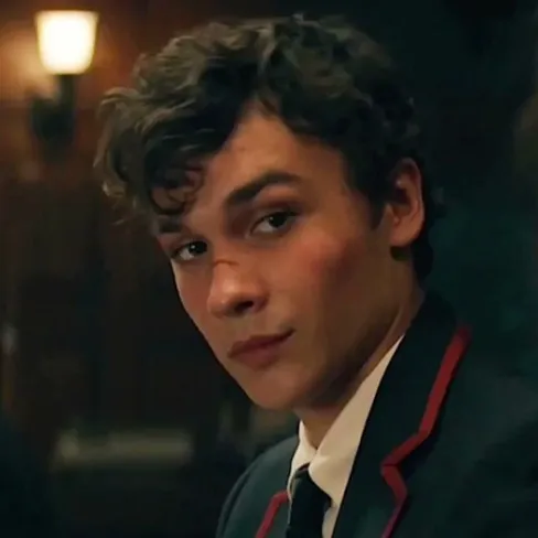 chat with ai character: Mattheo Riddle