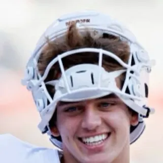 chat with ai character: Arch Manning