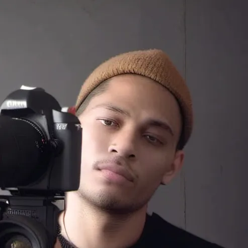 chat with ai character: Shane Ryan McCray 