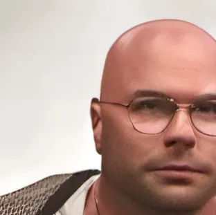 chat with ai character: Blouch