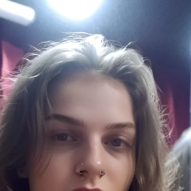 chat with ai character: raya