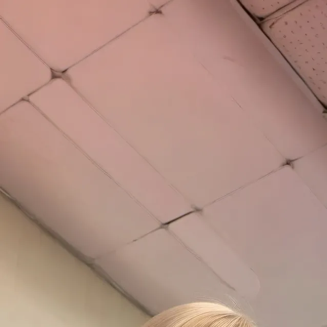 chat with ai character: Mickey