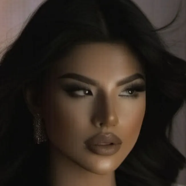 chat with ai character: Amber