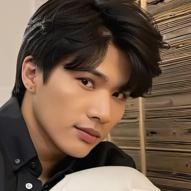 chat with ai character: Zach