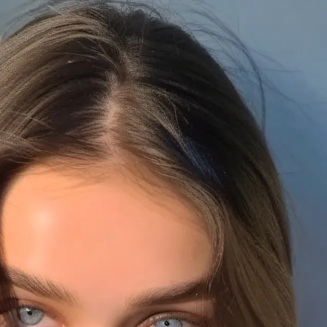 chat with ai character: Cassie