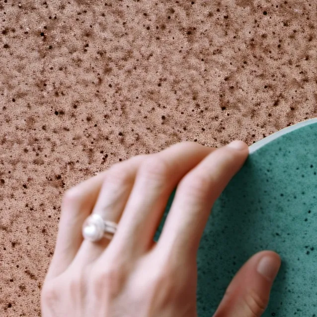 chat with ai character: mr hand