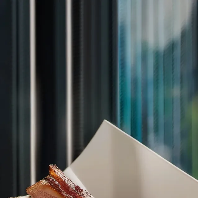 chat with ai character: Roblox bacon 🗿