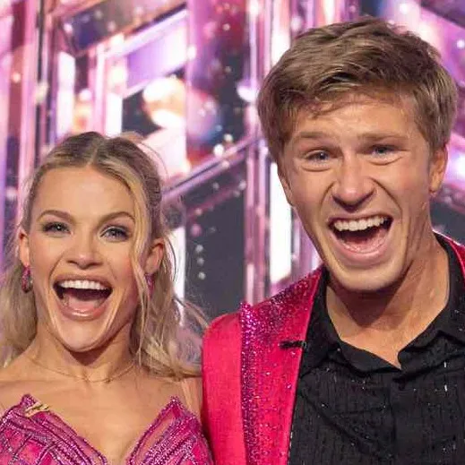 chat with ai character: Witney Carson