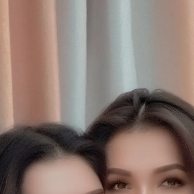 chat with ai character: Leighla+Aimee