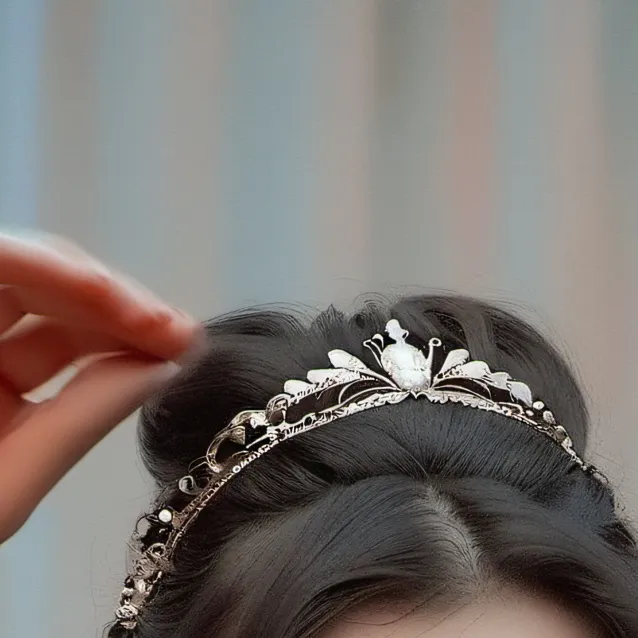 chat with ai character: Lexie