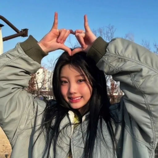 creator ~|•Minju•|~'s avatar