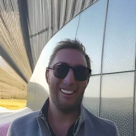 chat with ai character: asher