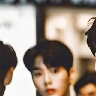 chat with ai character: Enhypen & SKZ CEO 