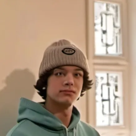 chat with ai character: Colby madden 