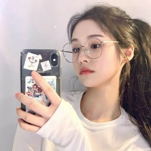 creator Kloe Kim's avatar