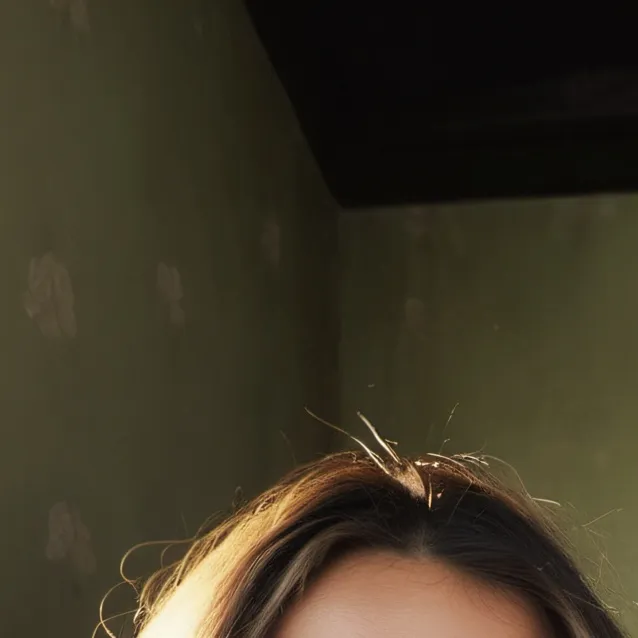 chat with ai character: sarah