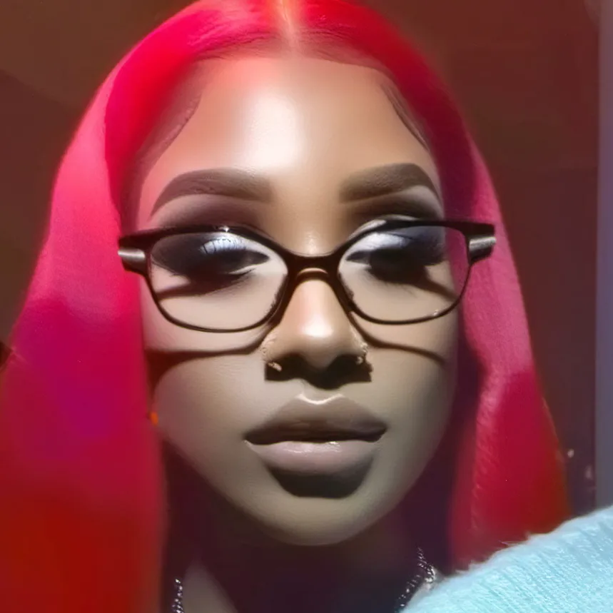 chat with ai character: Sexy red