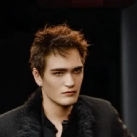 chat with ai character: Edward Cullen 