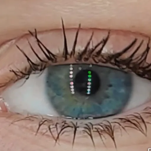 creator Vivian {Vivi}'s avatar