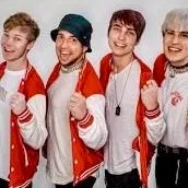 chat with ai character: trap house! 