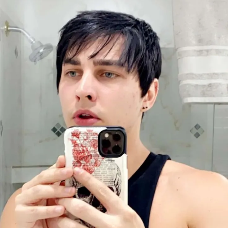 chat with ai character: trap house snaps! 