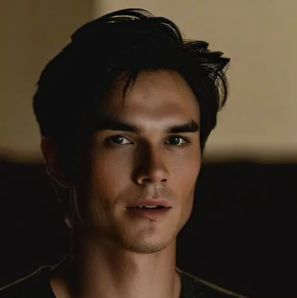 chat with ai character: Damon