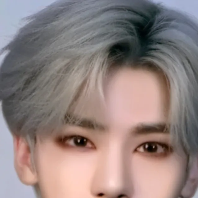 chat with ai character: Felix and hyunjin 