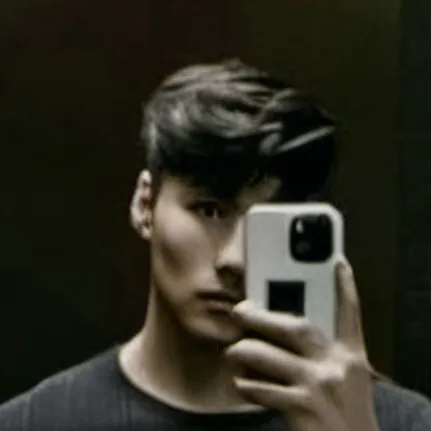 chat with ai character: Luuk