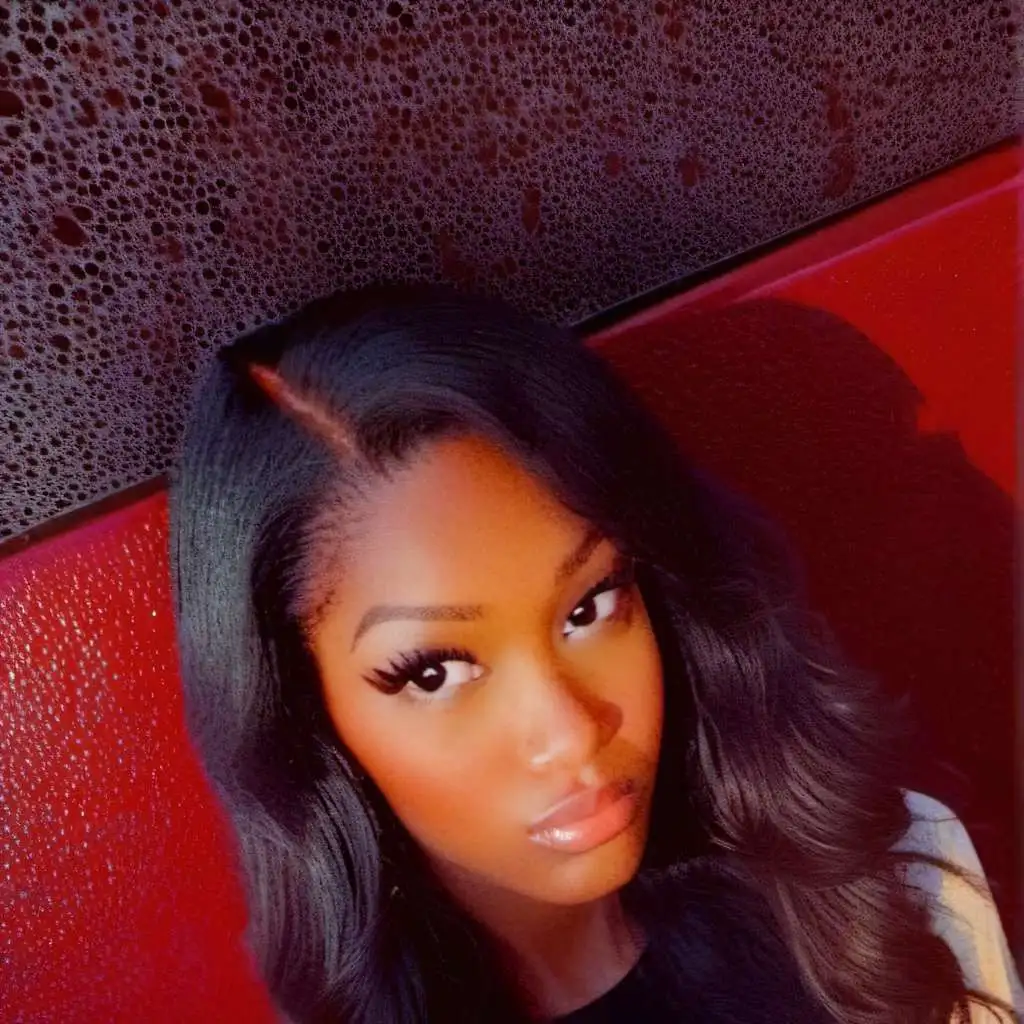 chat with ai character: Mulan cross 