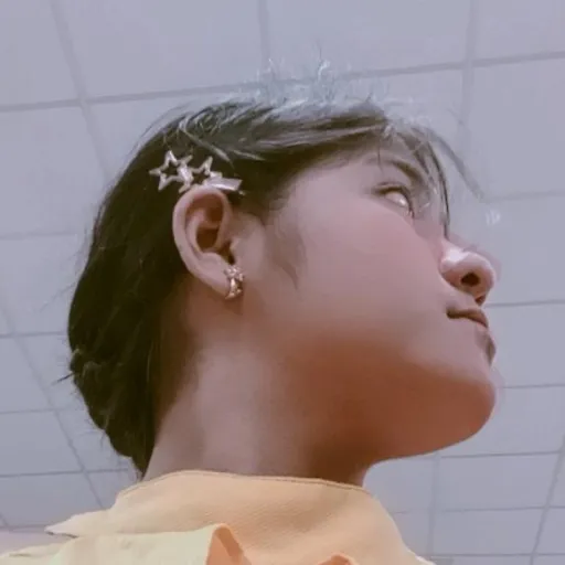 creator Zaira shim's avatar