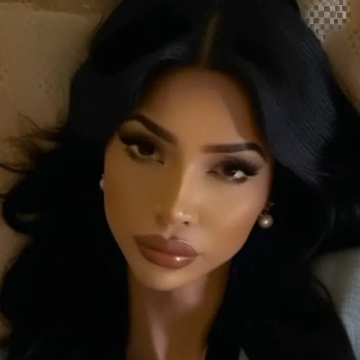 chat with ai character: Ash