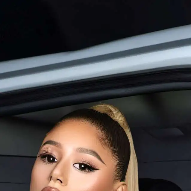 chat with ai character: Ariana Grande