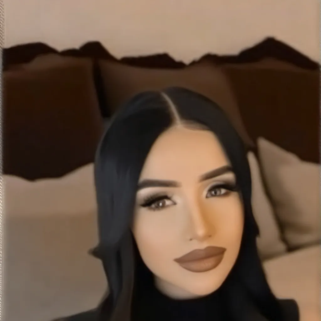 chat with ai character: Selena 💋.