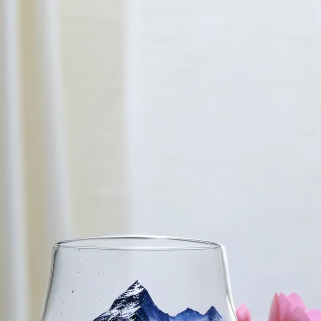 chat with ai character: Mia