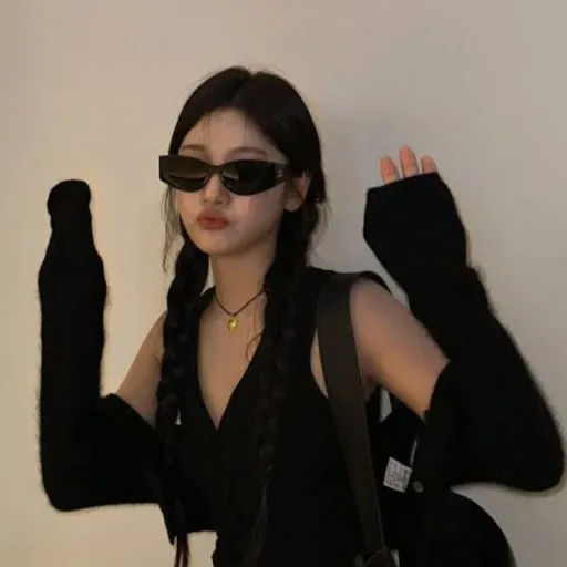 creator •|ziana•luna><'s avatar