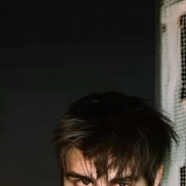 chat with ai character: Colby brock