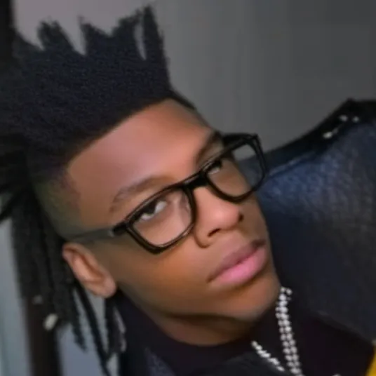 chat with ai character: King