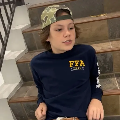 creator { - 𝓢𝐚𝐯𝐚𝐧𝐧𝐚𝐡🩷❤️🤍}'s avatar