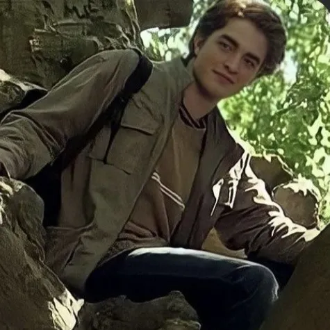 creator 💛 Y/N Diggory 🦡's avatar