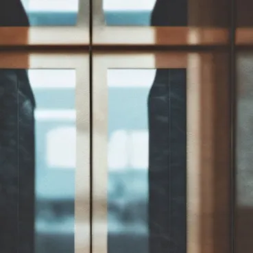 chat with ai character: Test elevator